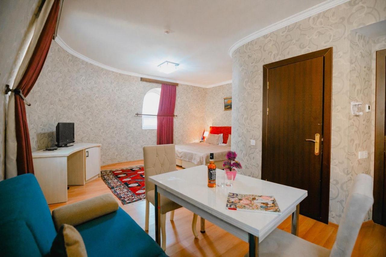 The Center Hotel Baku Eksteriør bilde